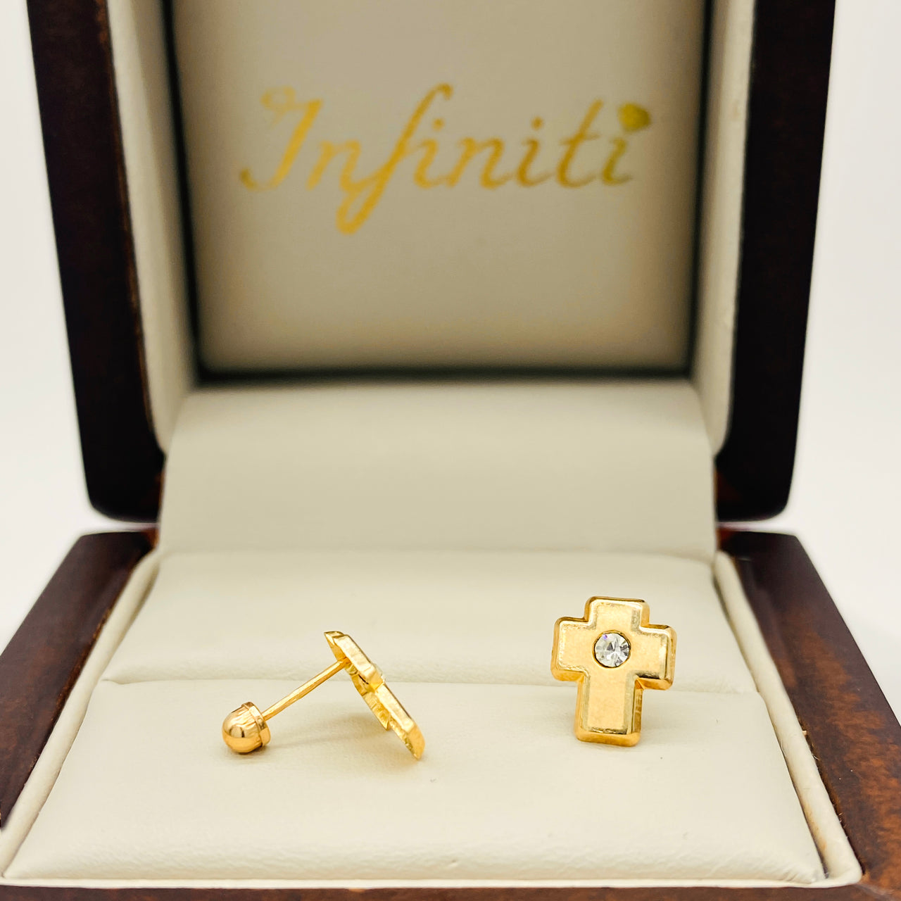 Broquel Cruz con Zirconia, Oro 10k