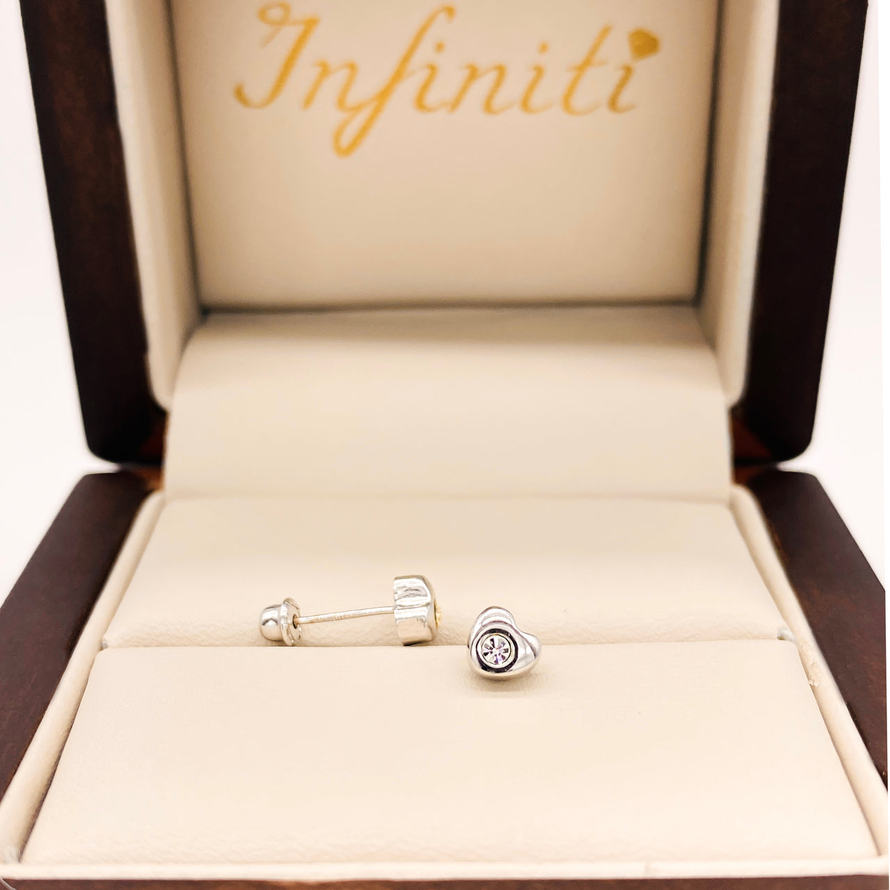 Broquel Corazón con Zirconia, Oro Blanco 10k