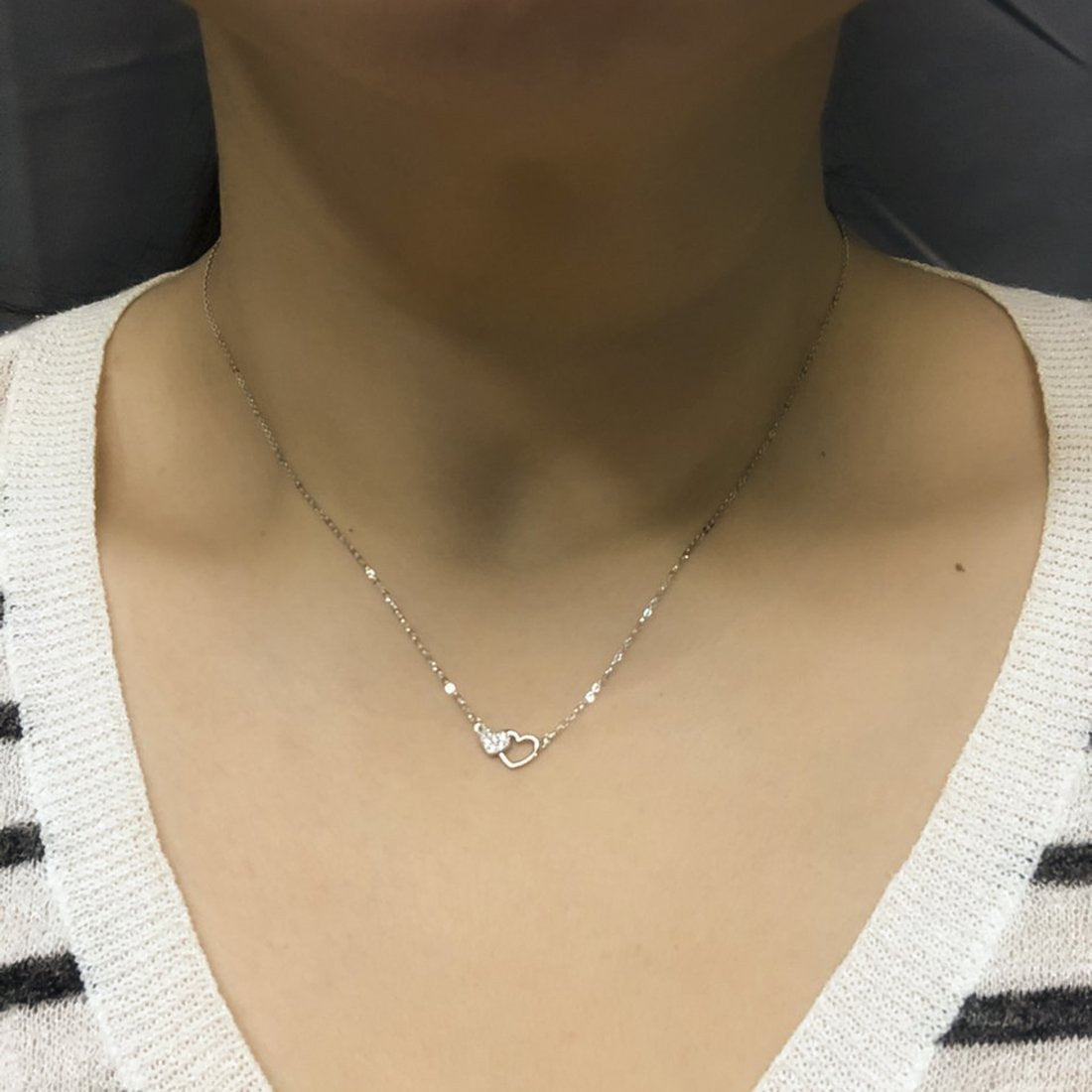 Gargantilla Oro Blanco 14k, Dos Corazones con Zirconia, Cadena 45 cm Largo - Infiniti Joyas