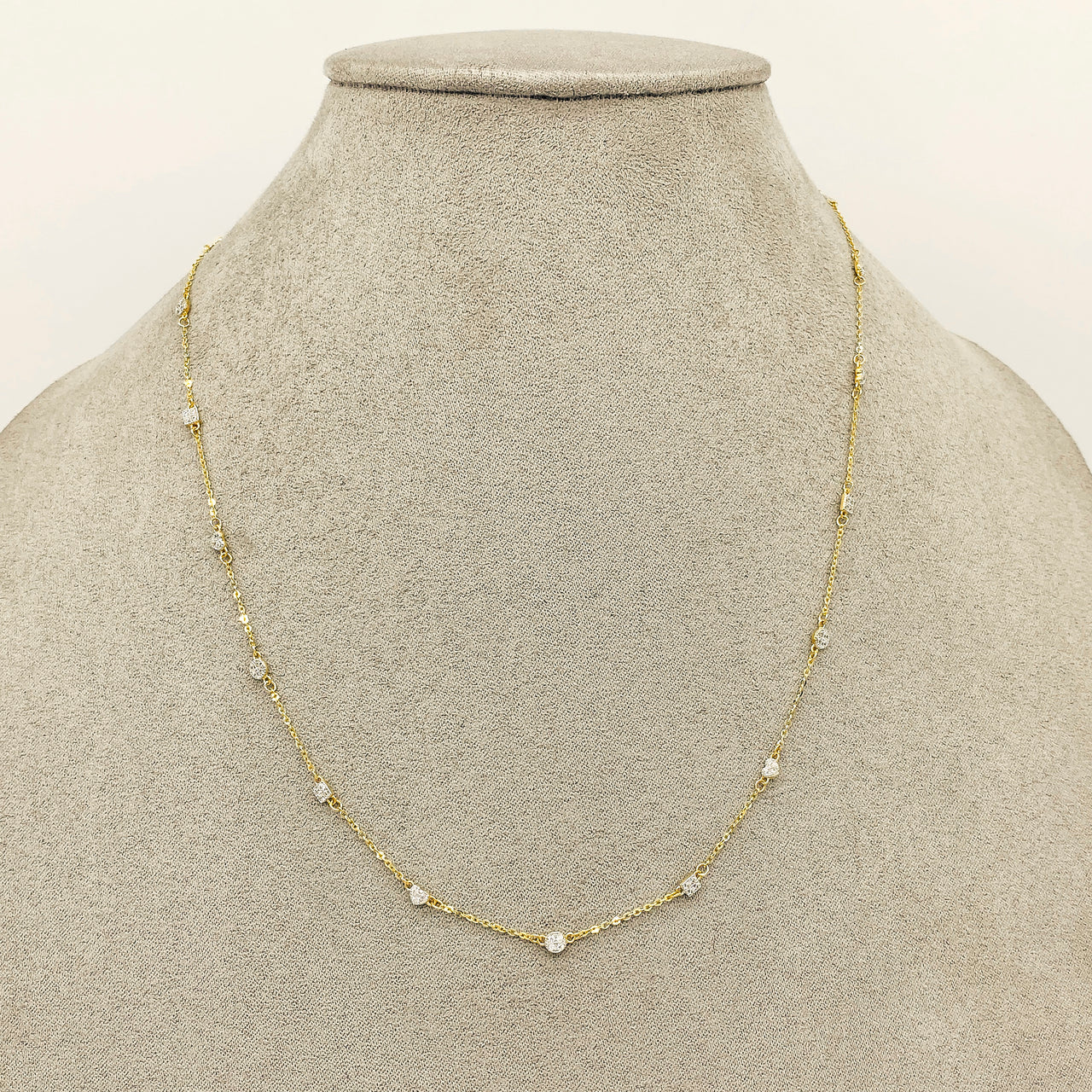 Gargantilla Oro 10k, con Dijes con Zirconias, 45 cm Largo