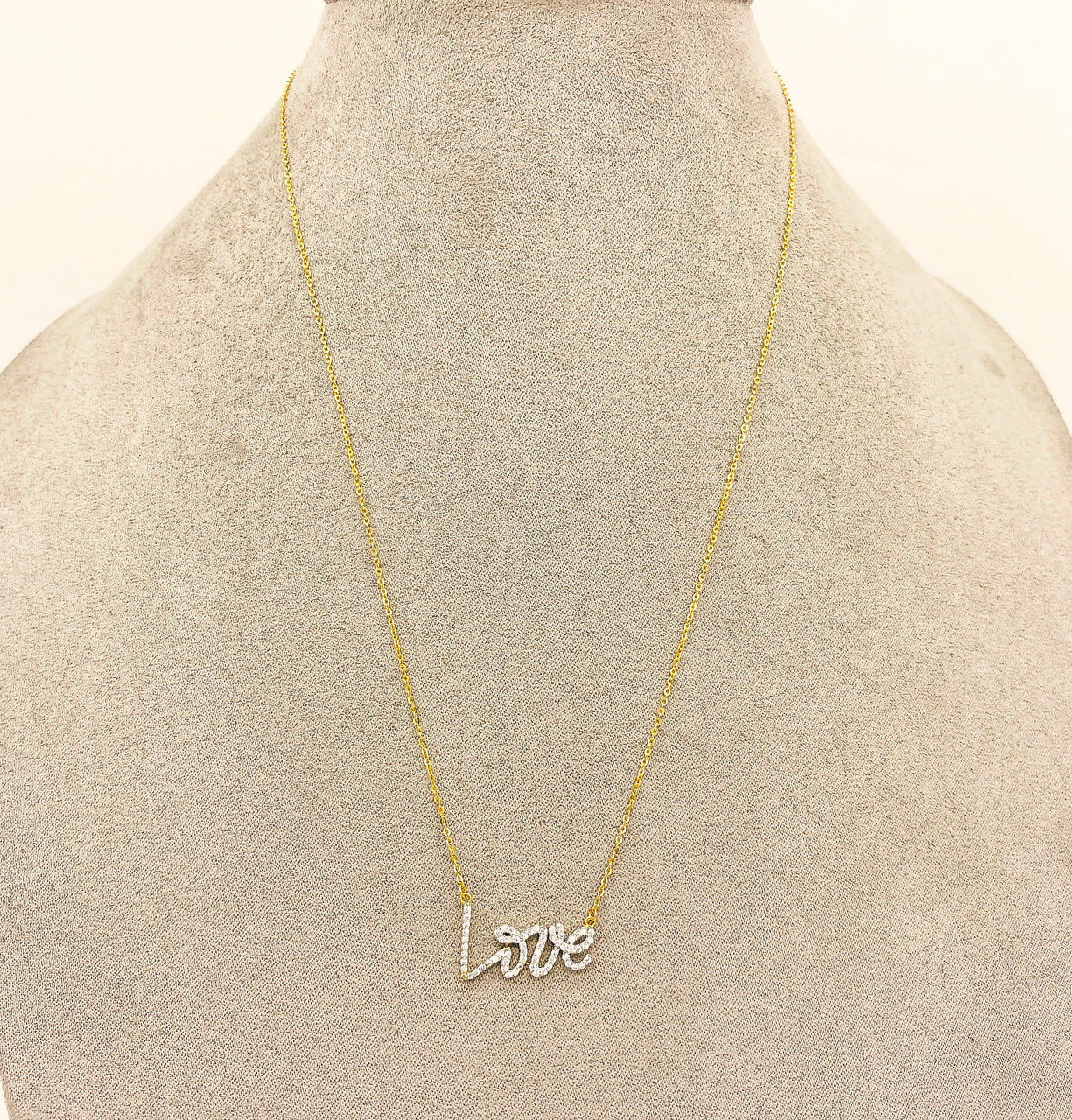 Gargantilla Oro 10k, con Dije LOVE con Zirconias, 45 cm Largo