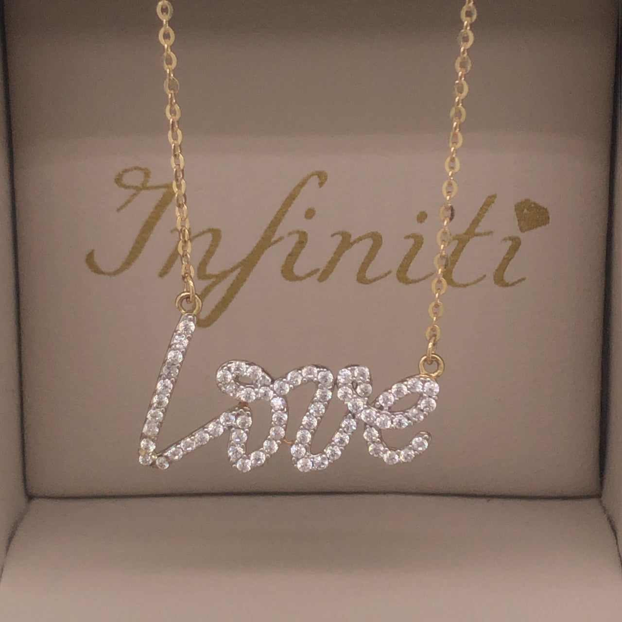 Gargantilla Oro 10k, con Dije LOVE con Zirconias, 45 cm Largo