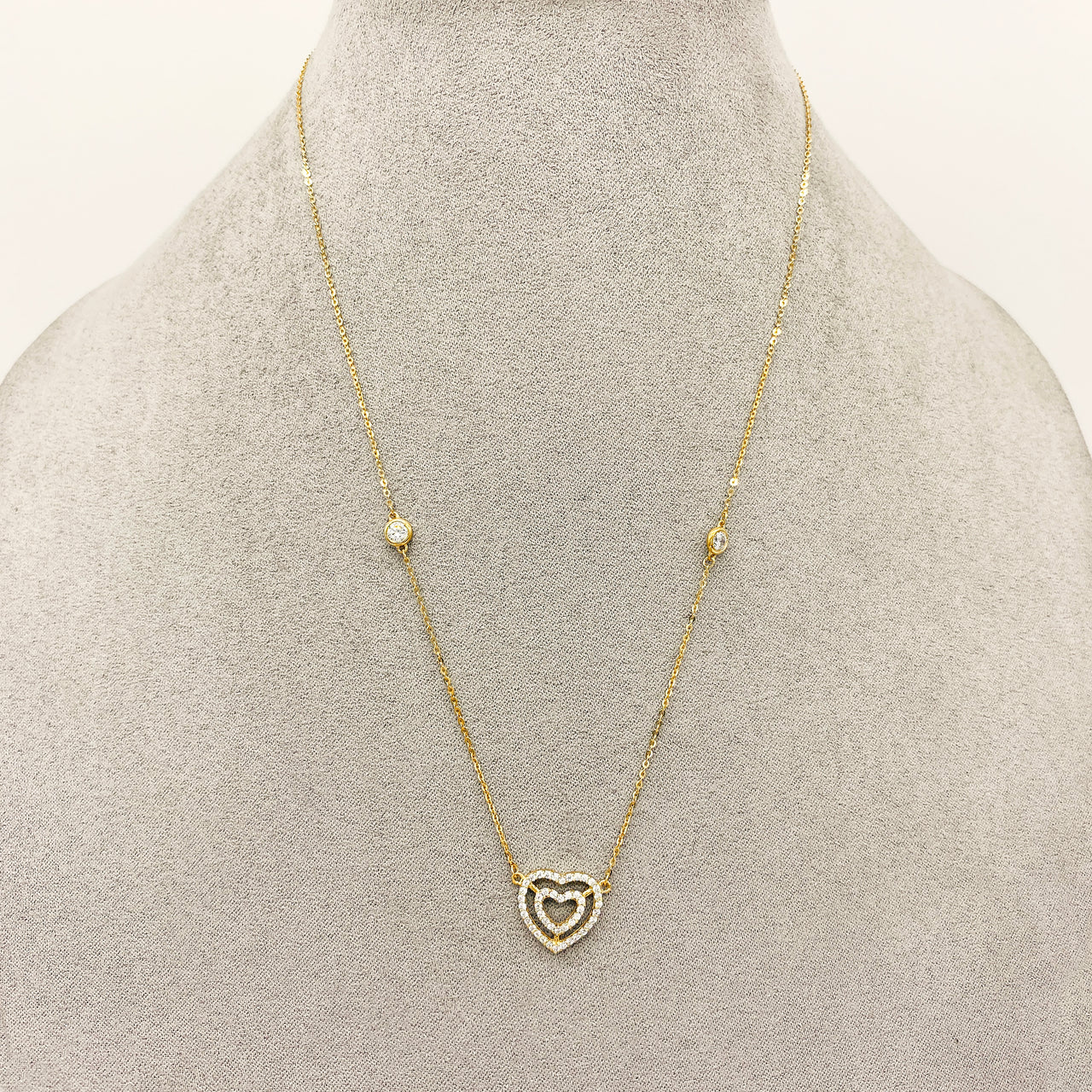 Gargantilla Oro 10k, con Dije Corazón doble con Zirconias, 45 cm Largo