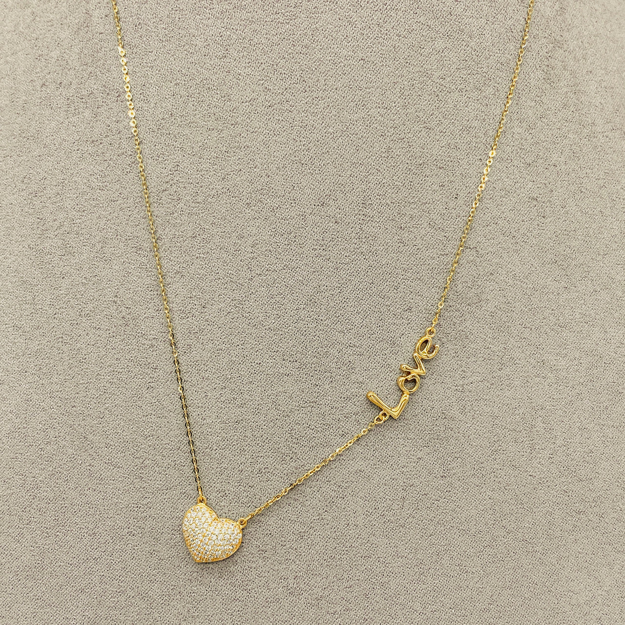 Gargantilla Oro 10k, con Dijes Corazón y love, 45 cm de Largo