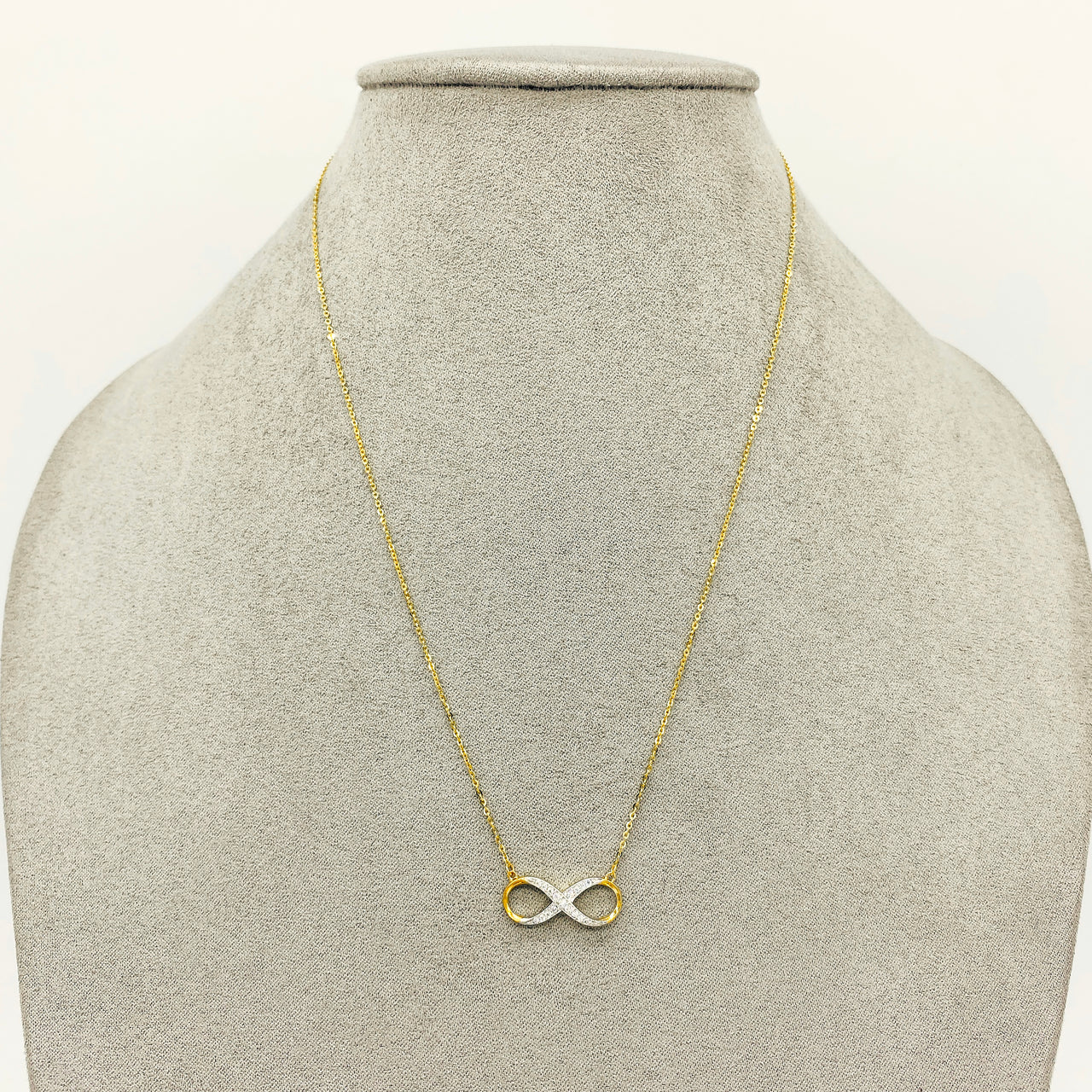 Gargantilla Oro 10k, con Dije Infinito y Zirconias, 45 cm Largo
