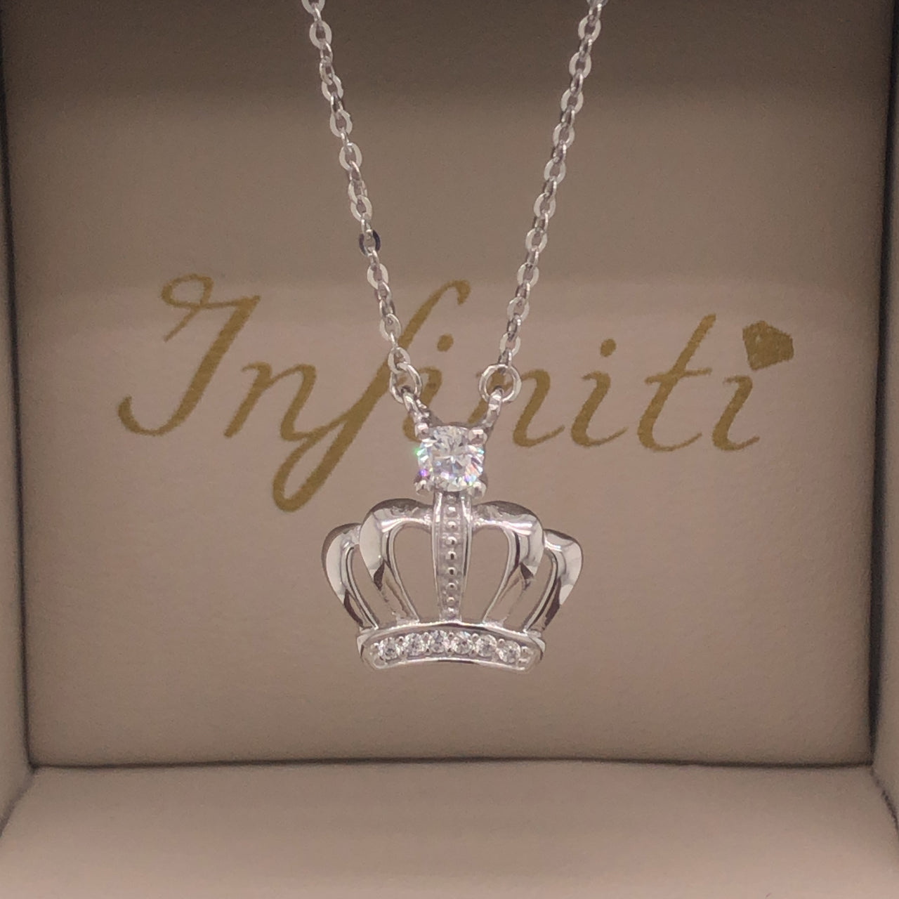 Gargantilla Oro Blanco 10k, con Dije de Corona con Zirconias, 45 cm Largo