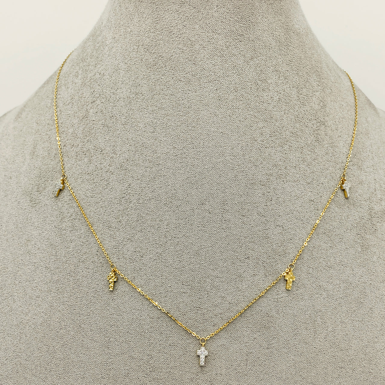 Gargantilla Oro 10k, con Dijes de Cruces de 8 mm, 45 cm Largo