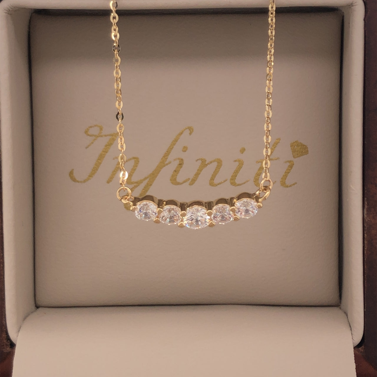 Gargantilla Oro 10k, Cinco Piedras en Zirconia, Cadena 45 cm Largo