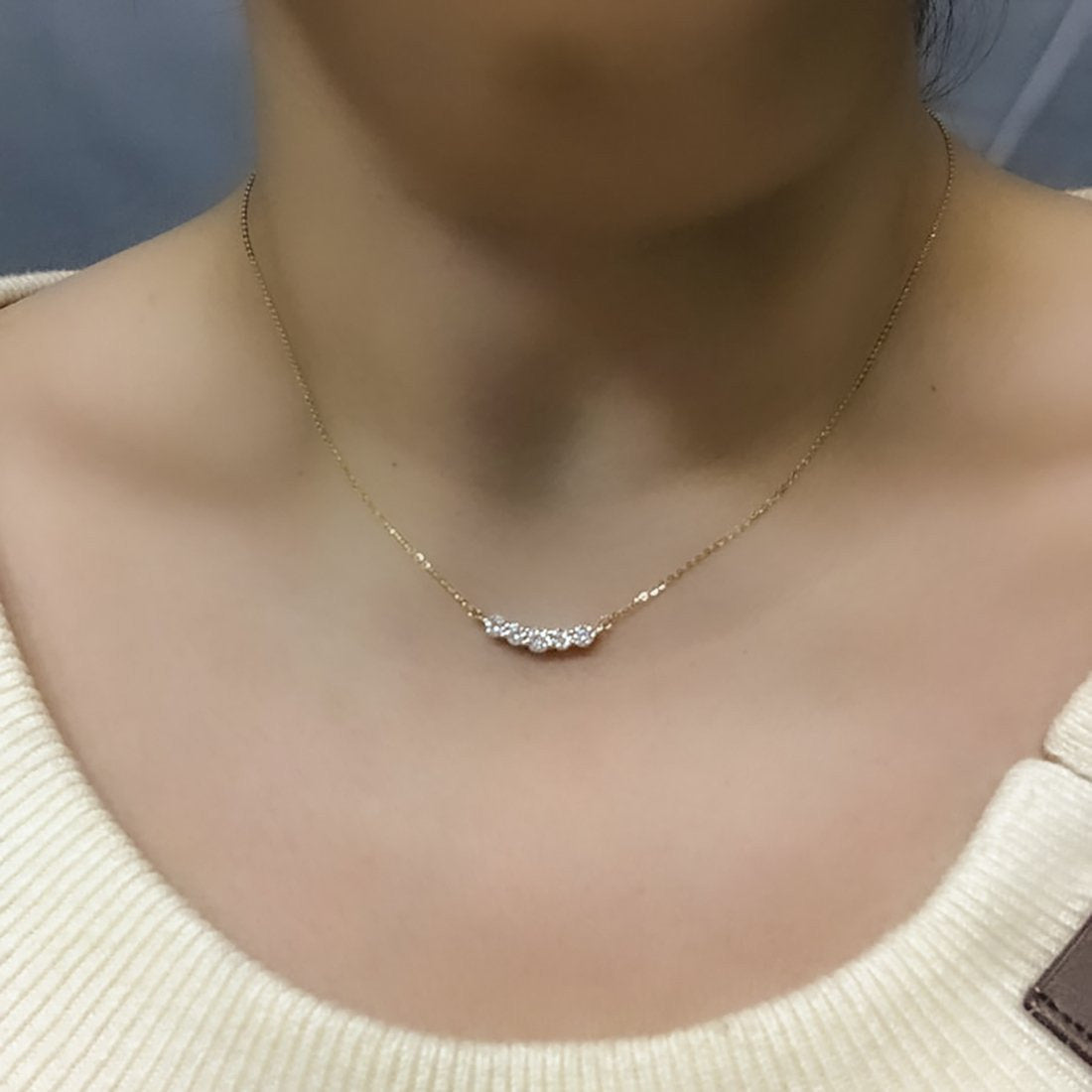 Gargantilla Oro 10k, Cinco Piedras en Zirconia, Cadena 45 cm Largo - Infiniti Joyas