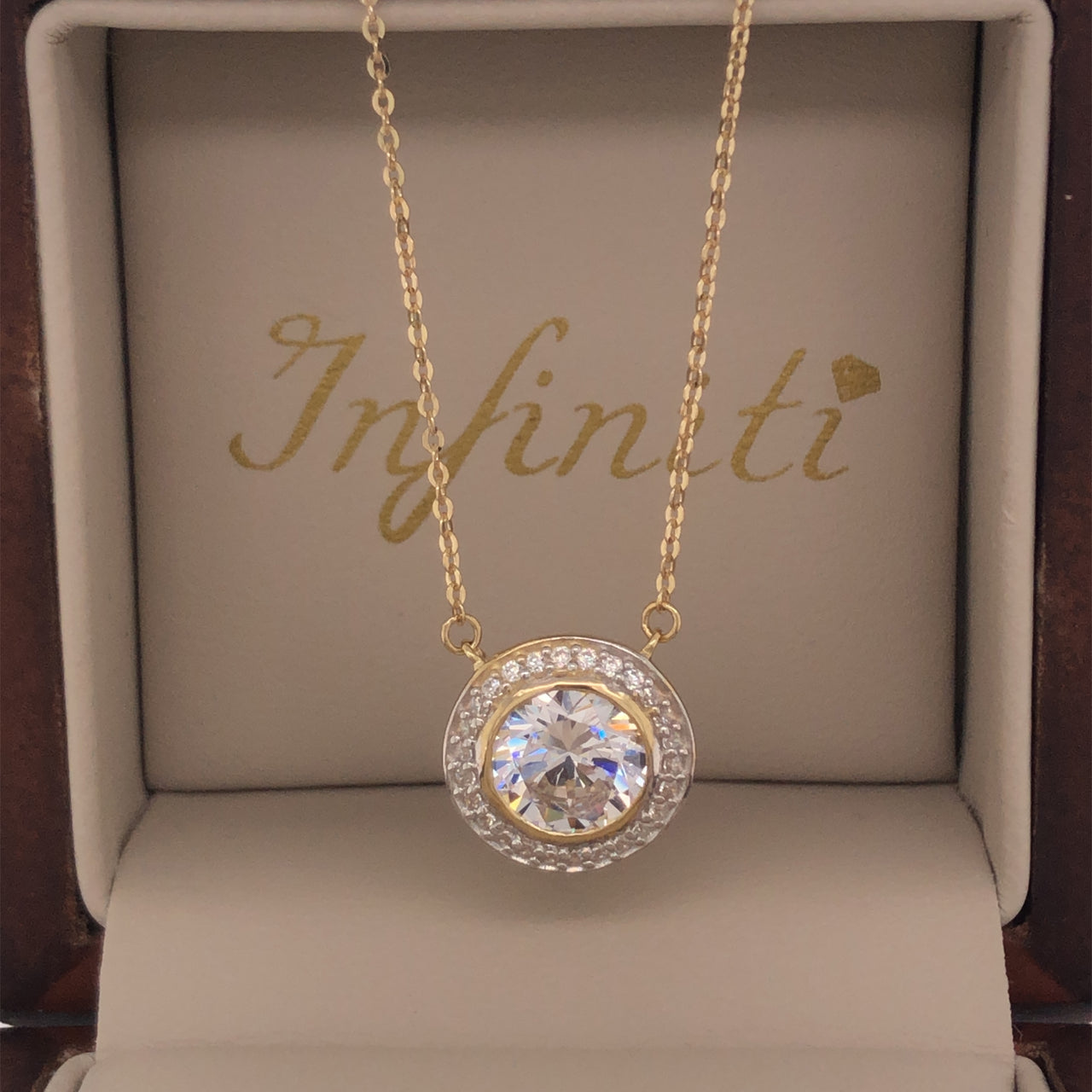 Gargantilla Oro 10k, Halo con Zirconias, Cadena 45 cm Largo