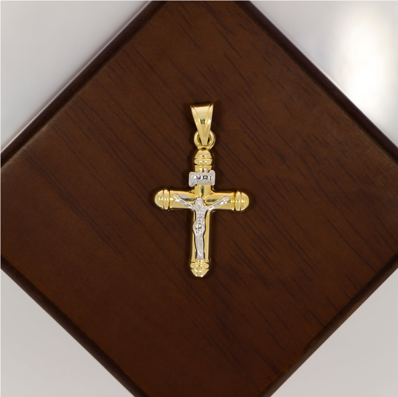Cruz Oro 14k - Cristo Blanco, Alto 3 cm, Ancho 1.7 cm