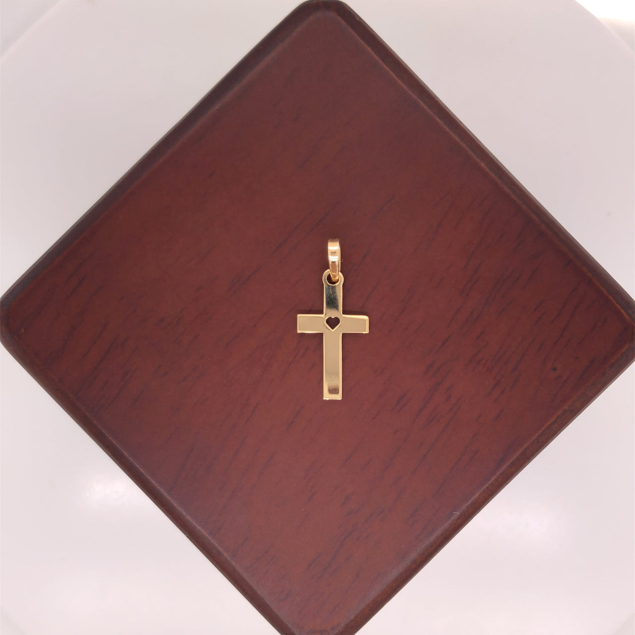 Cruz Oro 14k - Lisa con Corazón de 1.9 cm Alto, 0.9 cm Ancho