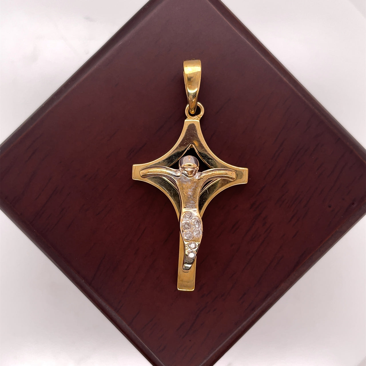 Cruz Oro 10k - Cristo Blanco con Zirconias de 4.4 cm
