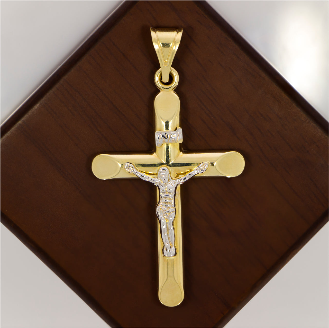 Cruz Oro 14k - Cristo Blanco, Forma Tubo, Alto 5.5 cm, Ancho 3 cm