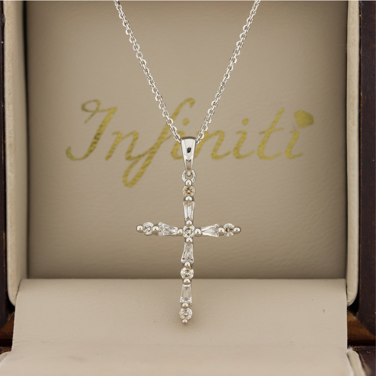 Cruz Oro Blanco 14k - Diamantes 27 Puntos Totales