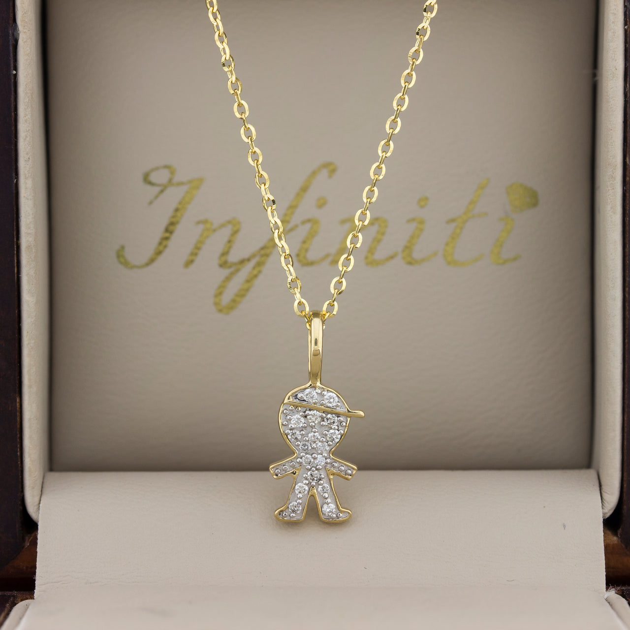 Dije Oro Amarillo 14k - Niño con Diamantes 7 Puntos Totales