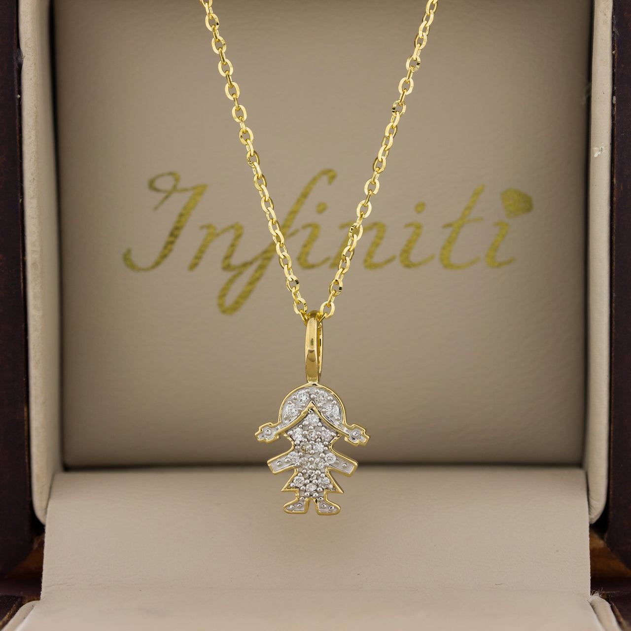 Dije niña Oro Amarillo 14k - Diamantes 7 Puntos Totales