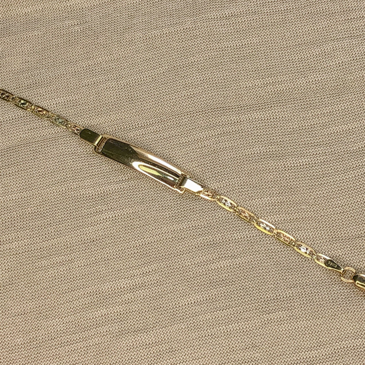 Esclava Gucci Diamantantada, 12.5 cm Largo, Ancho 4 mm, Oro Florentino 10k - Infiniti Joyas