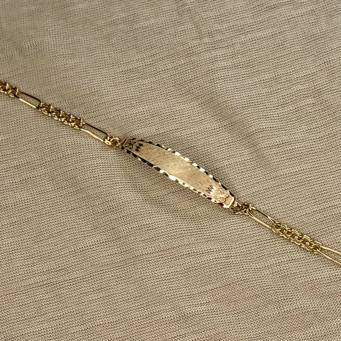 Esclava China Oro 10k con Eslabón, 14 cm Largo, Ancho 3 mm,Oro 10k - Infiniti Joyas
