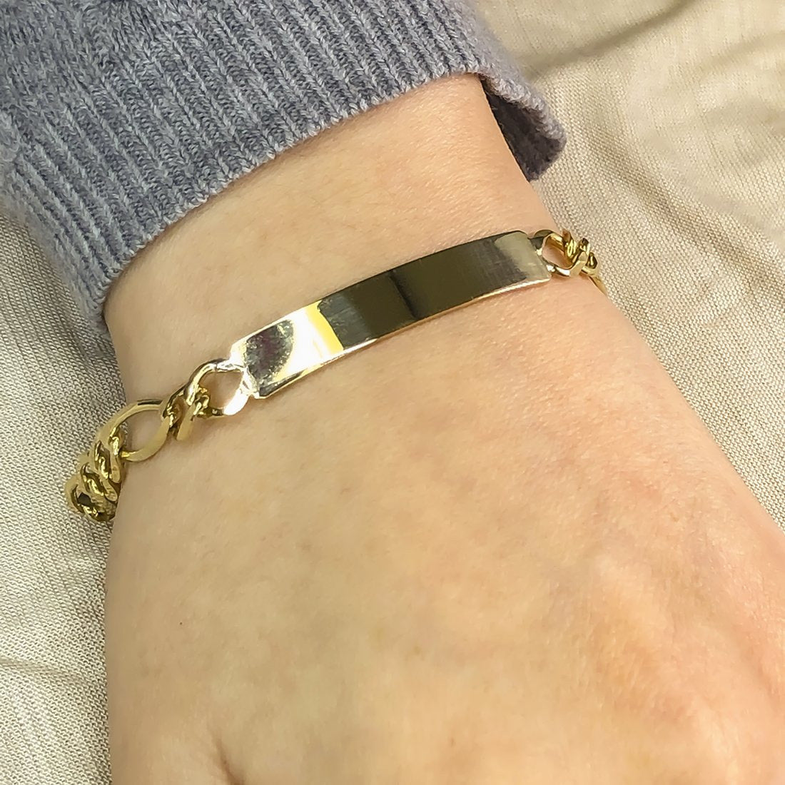 Esclava Cartier Oro 10k, palca Lisa 18 cm de Largo, Ancho 7 mm, Oro 10k - Infiniti Joyas