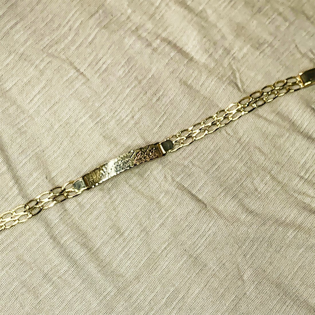 Esclava Oro 10k, Eslabón Diamantado, 20 cm Largo, Ancho 7 mm, Oro 10k - Infiniti Joyas