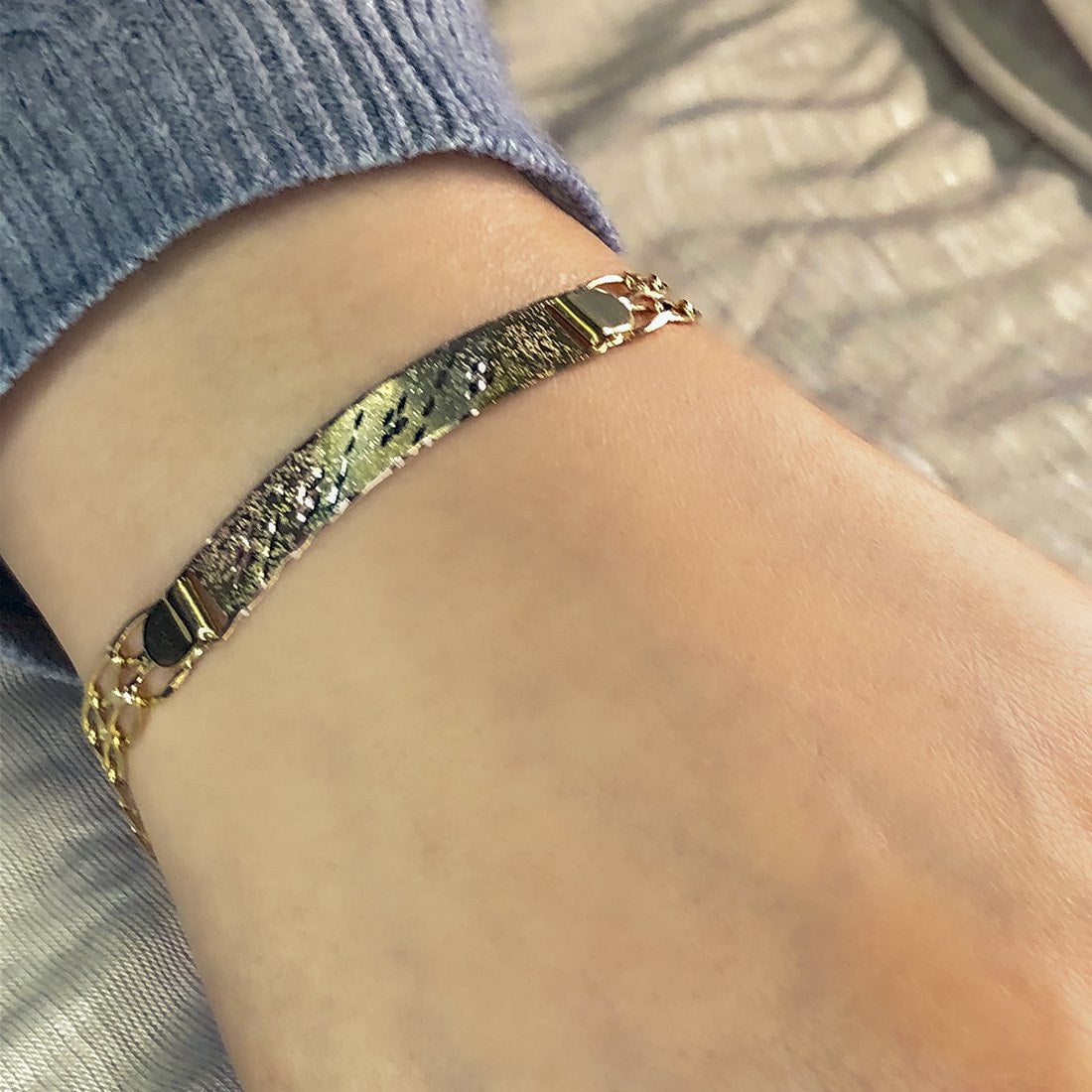 Esclava Oro 10k, Eslabón Diamantado, 20 cm Largo, Ancho 7 mm, Oro 10k - Infiniti Joyas