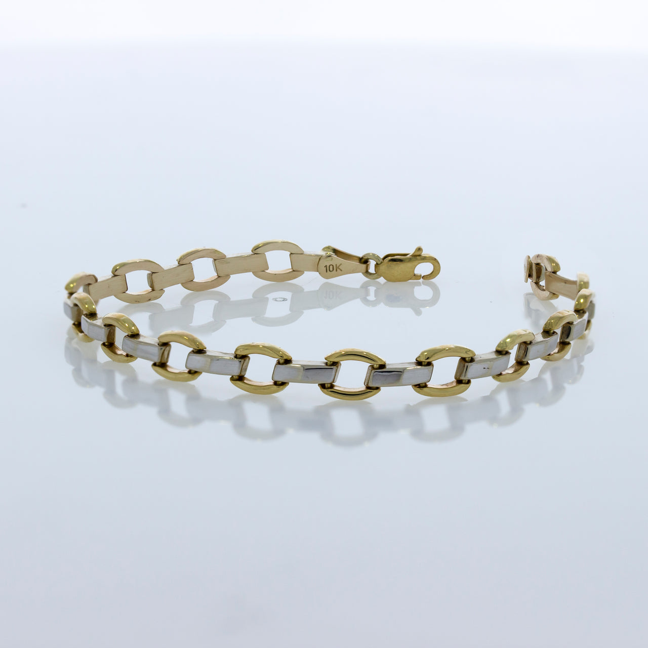 Pulsera Oro 10k, con Eslabón Cuadro y barritas Lisas, Largo 18 cm, Ancho 6 mm, Oro 10k