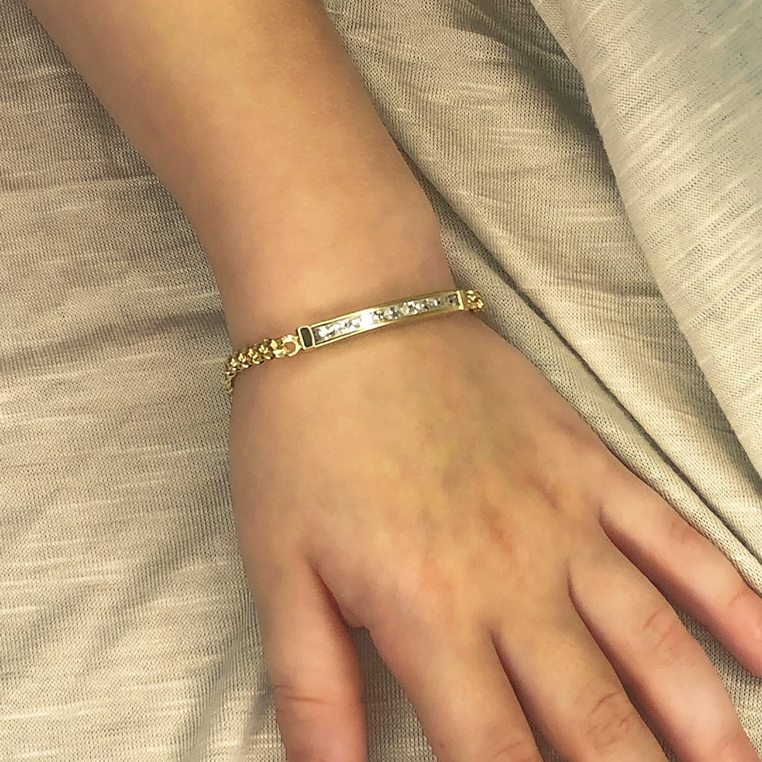 Esclava China, Placa con Zirconias 13 cm Largo, Ancho 3.5 mm, Oro 10k - Infiniti Joyas