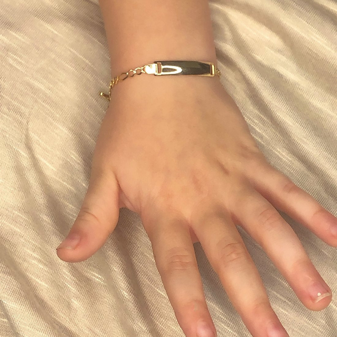 Esclava Cartier Eslabón Platinado, 14 cm Largo, Ancho 3 mm, Oro 10k - Infiniti Joyas