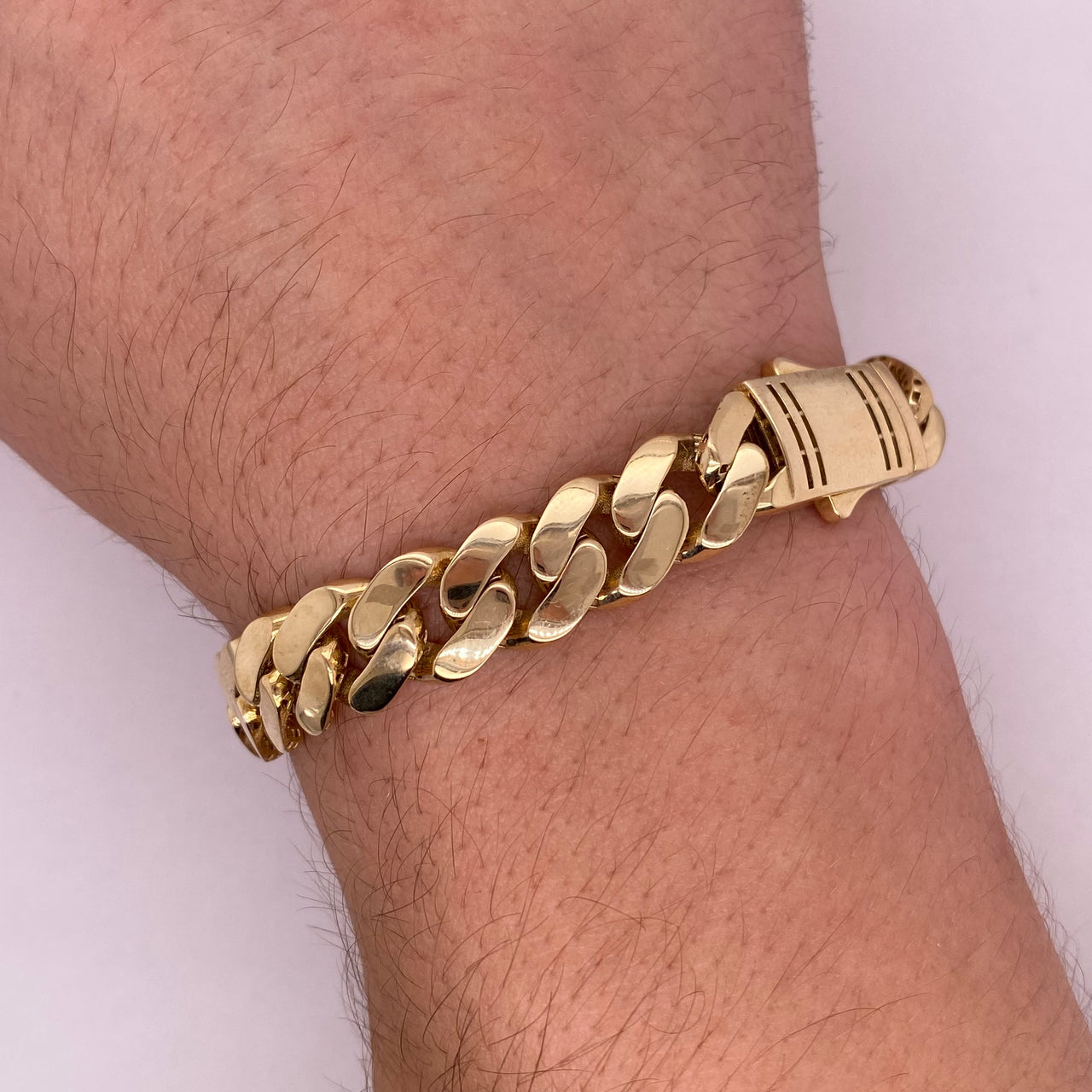 Pulso Oro 10k - Cubana Cerrada de 21 cm, Ancho 11.2 mm