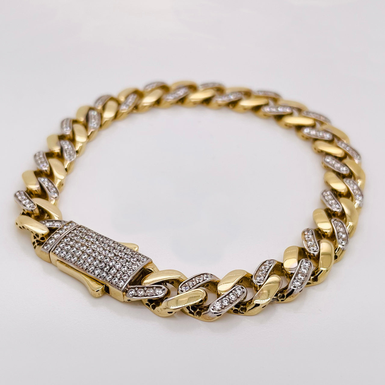 Pulso Oro 10k - Barbada con Zirconia de 22 cm, Ancho 9 mm