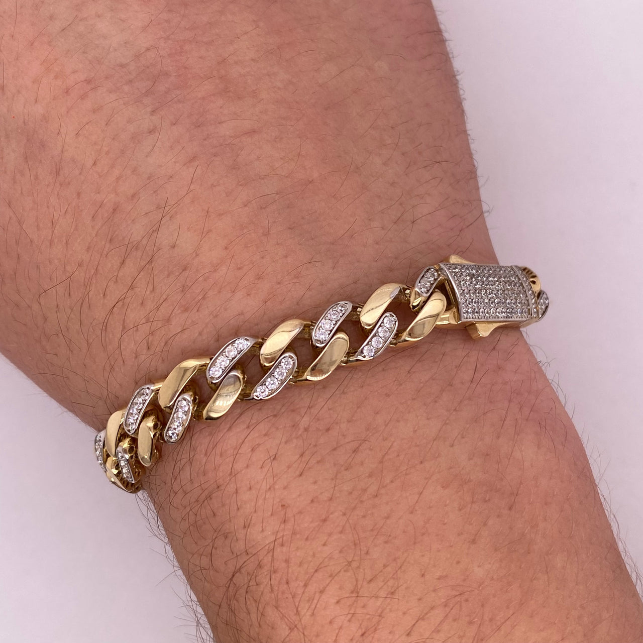 Pulso Oro 10k - Barbada con Zirconia de 22 cm, Ancho 9 mm