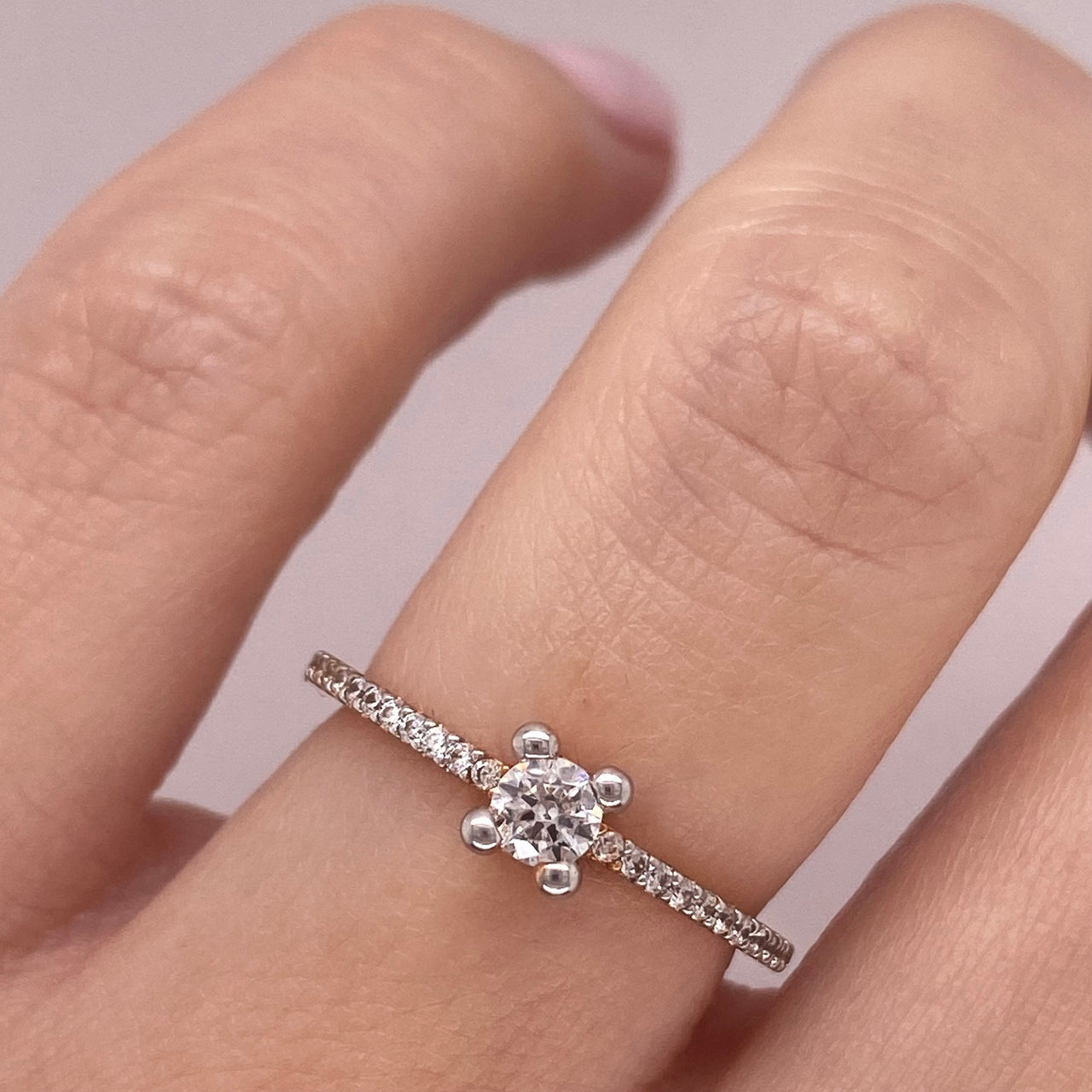 Anillo Oro Rosa 14k, Pavé Zirconia Central 3.50 mm