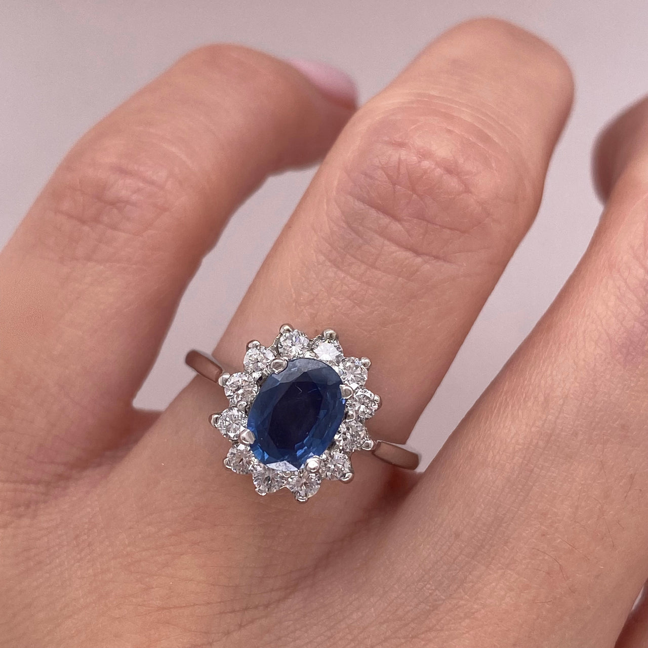Anillo Oro Blanco 14k - Halo Diamantes Zafiro Natural 1.70 ct