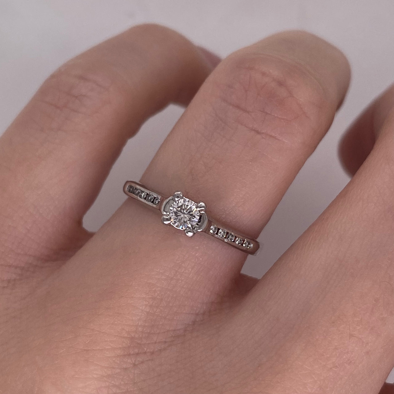 Anillo Oro Blanco 14k- Diamante Natural 0.23 CTW