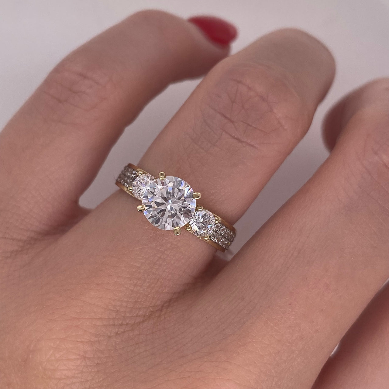 Anillo Oro 10k - Estilo Tres Piedras Zirconia Central 6.30 mm