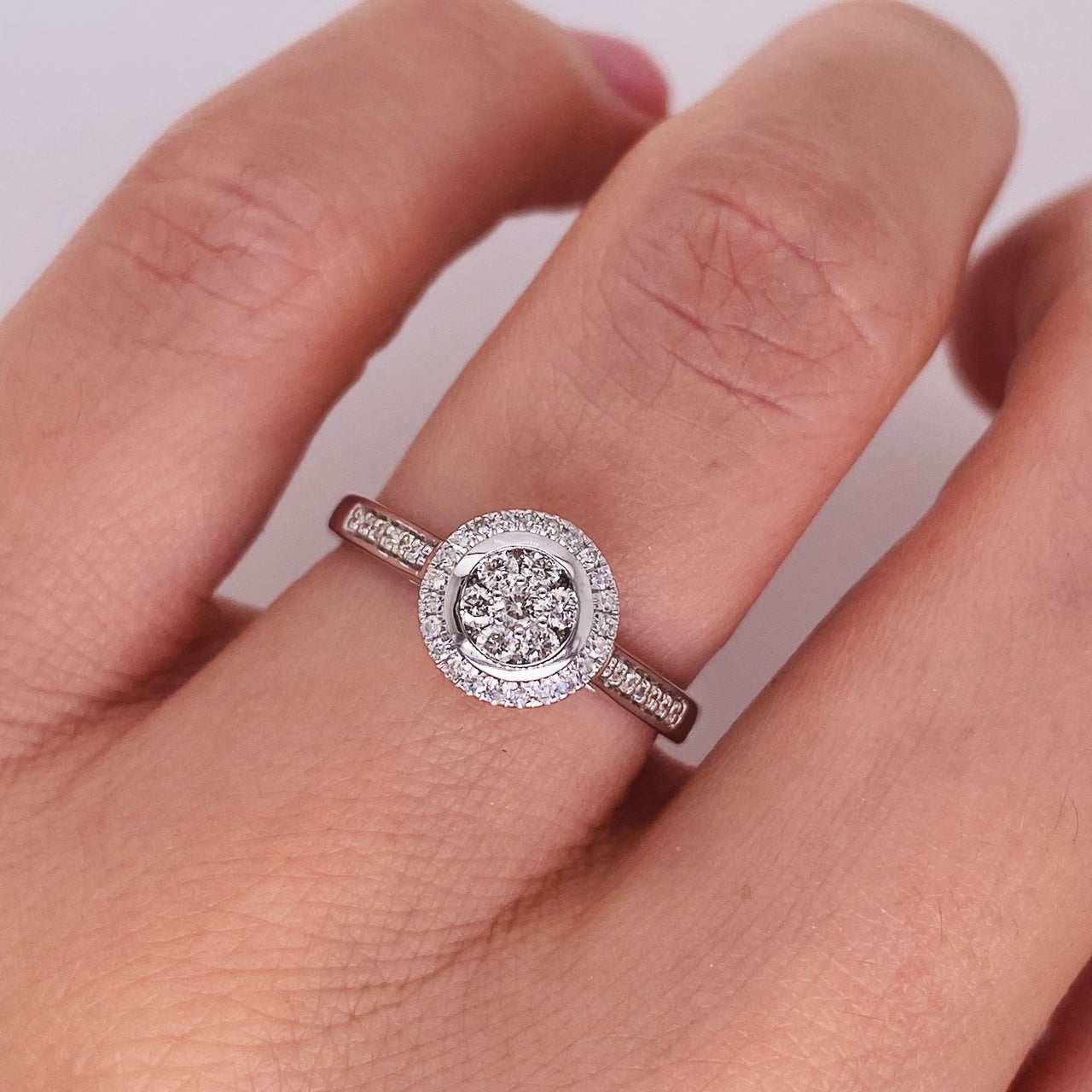 Anillo Oro Blanco 14k - Halo con Diamante Natural 0.32 CTW
