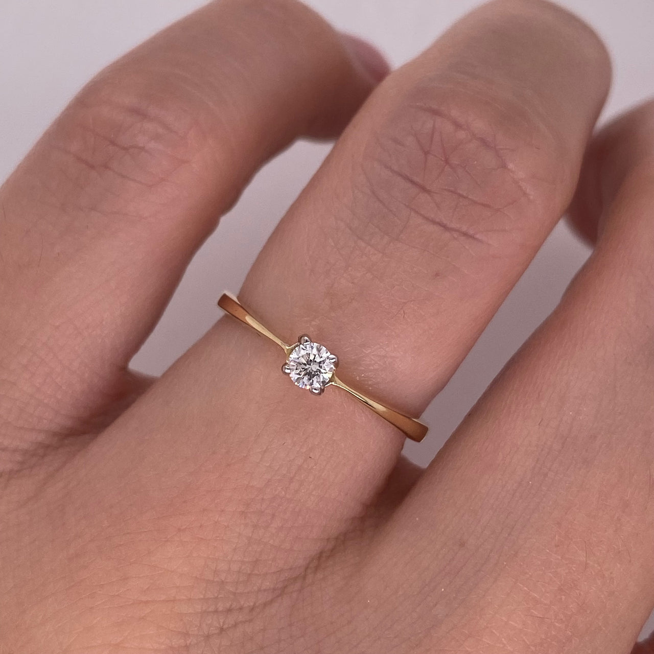 Anillo Solitario Oro 14k- Diamante Natural de 0.10 CT