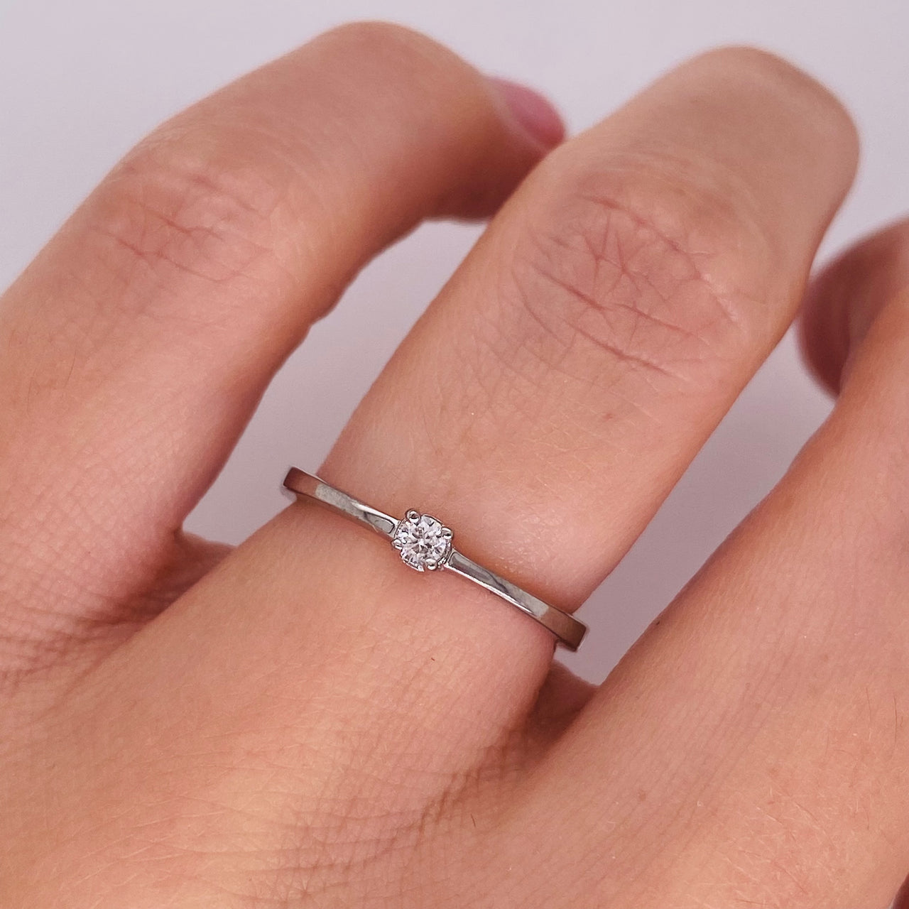 Anillo Solitario Oro Blanco 14k - Diamante Natural de 0.05 CT