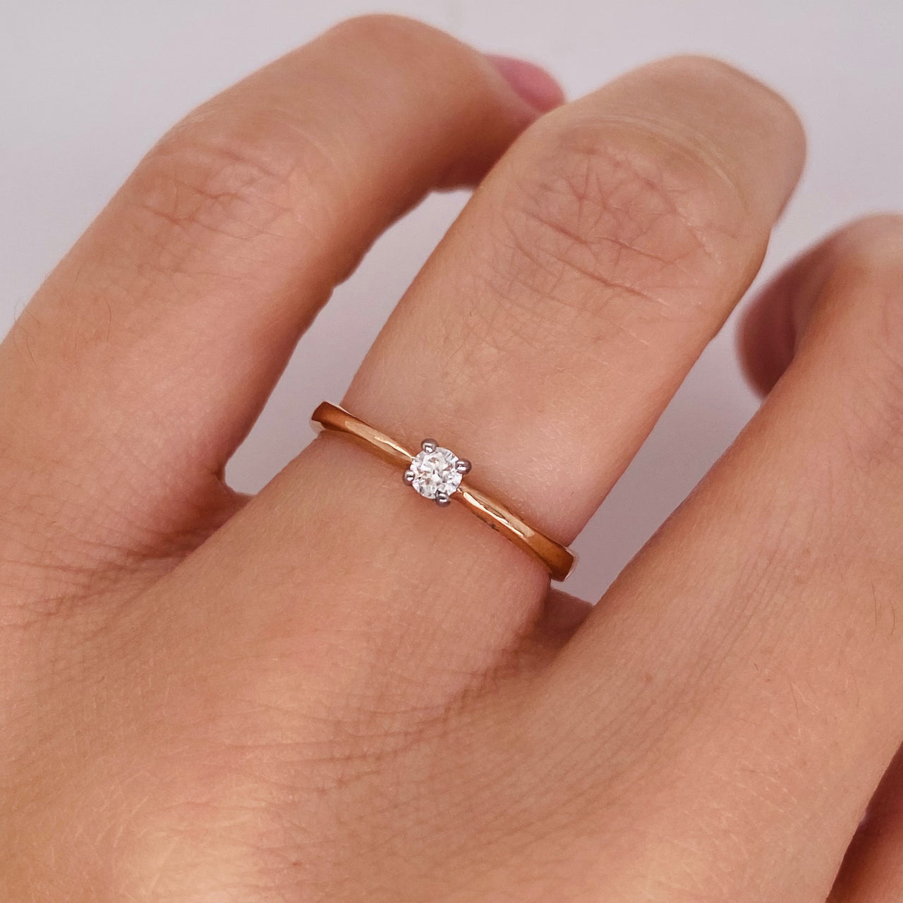Anillo Oro Rosa 14k - Diamante Natural de 0.07 CT