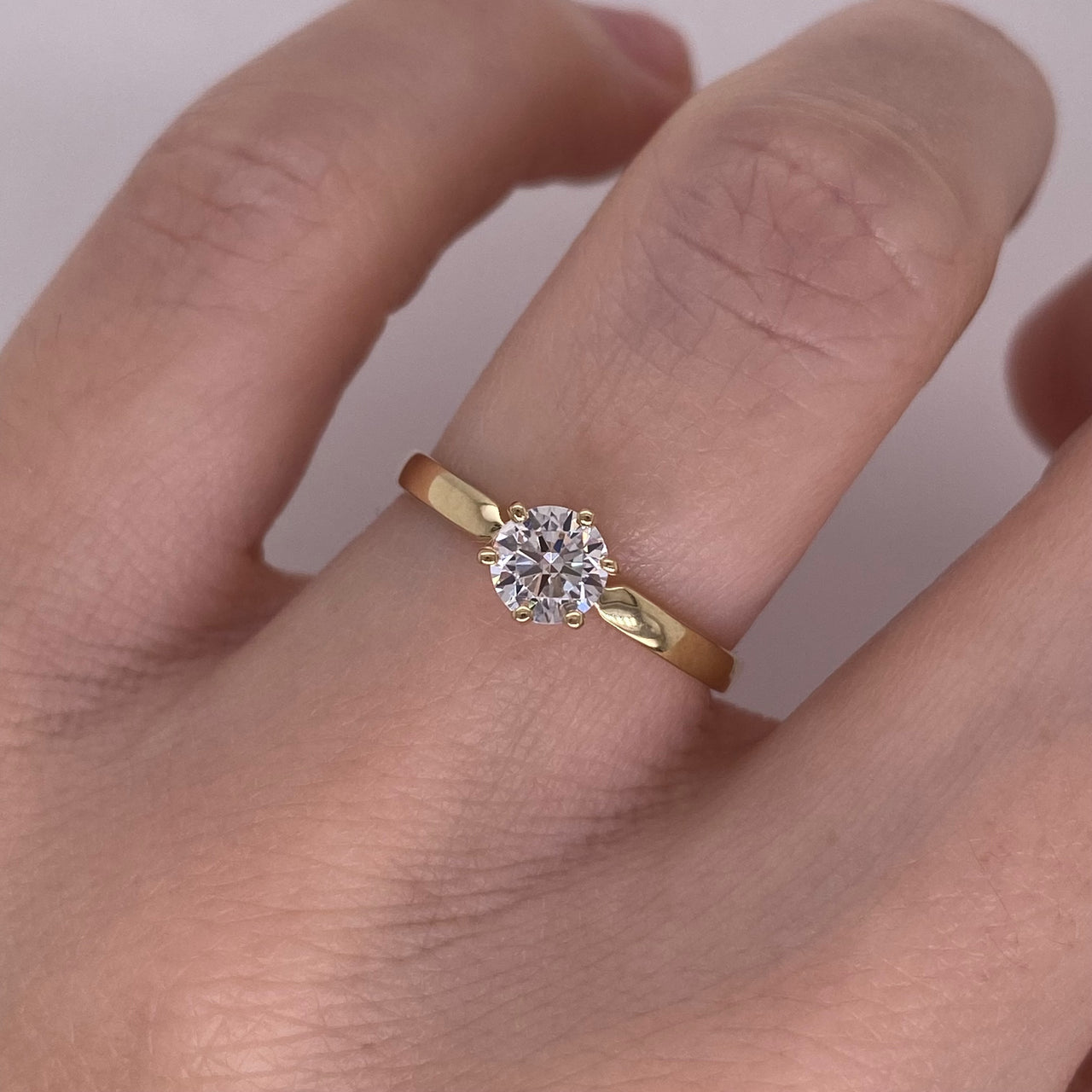 Anillo Oro 10k - Solitario con Zirconia de 5 mm
