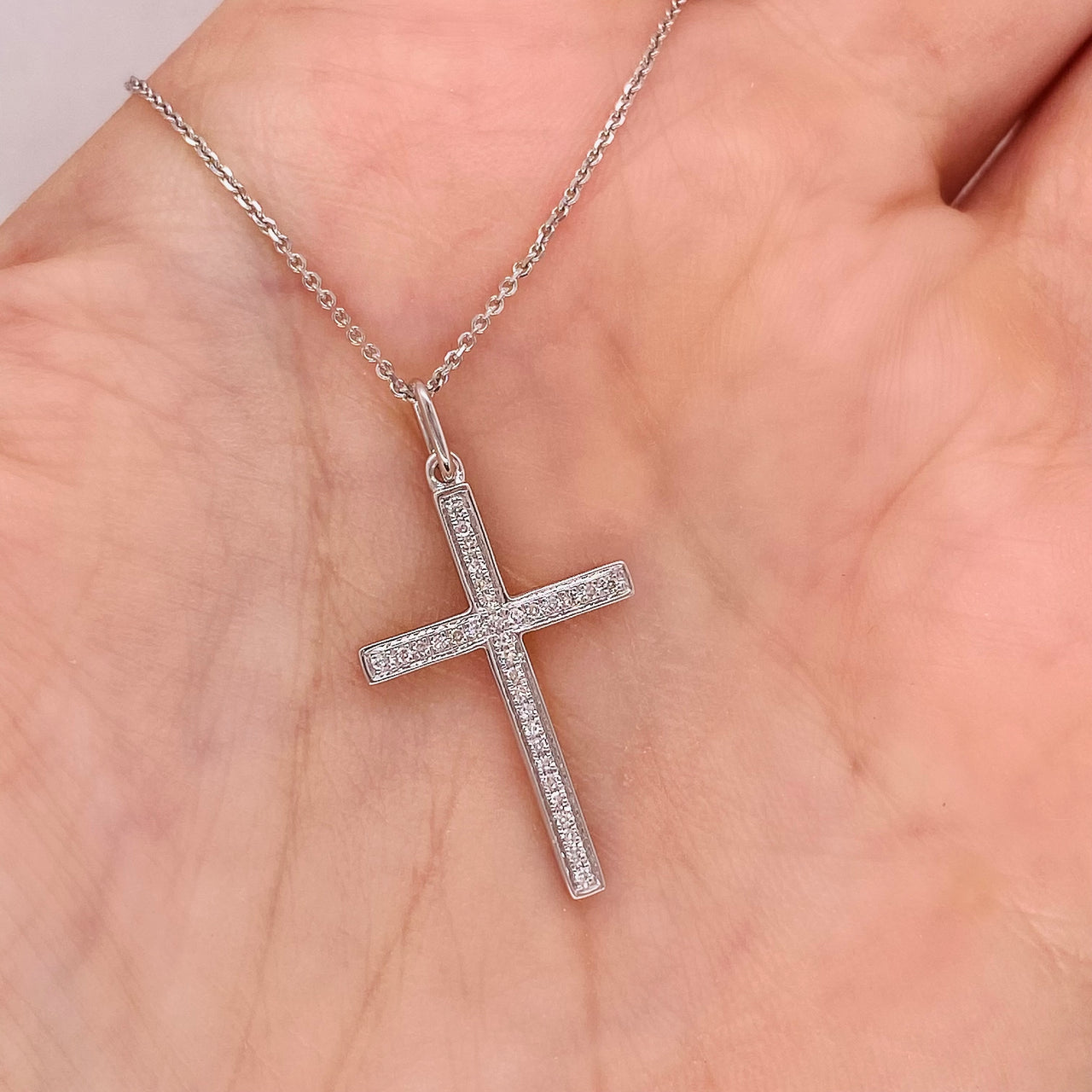 Gargantilla Blanco Oro 14k - Cruz con Diamantes de 9 Puntos Totales