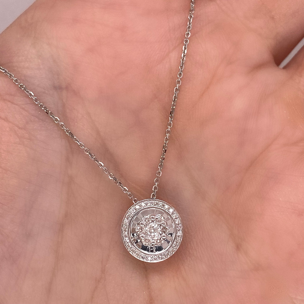 Gargantilla Blanco Oro 14k - Halo con Diamantes de 19 Puntos Totales