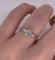 Anillo Oro 10k, Zirconia Central de 5 mm, Baguette Laterales