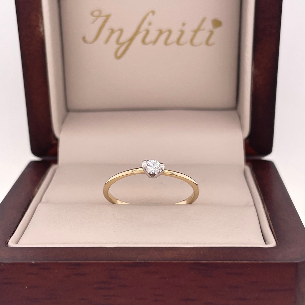 Anillo Solitario Oro 14k - Diamante Natural de 0.10 CT