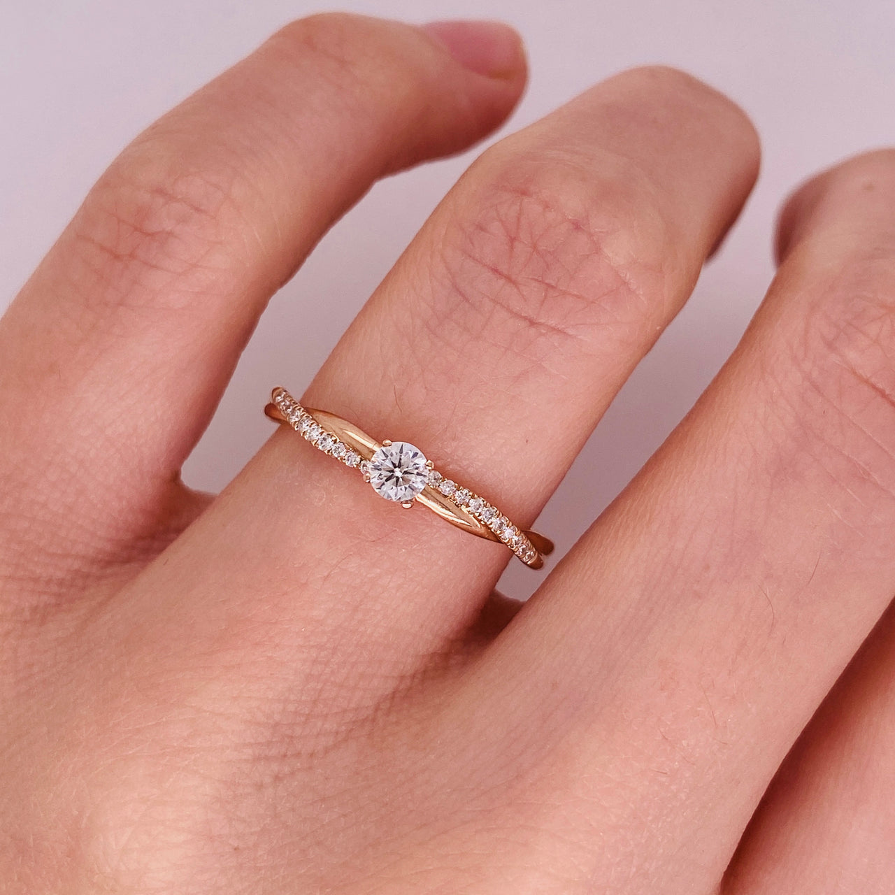 Anillo Oro Rosa 14k - Trenzado con Diamante Natural  0.20 CTW