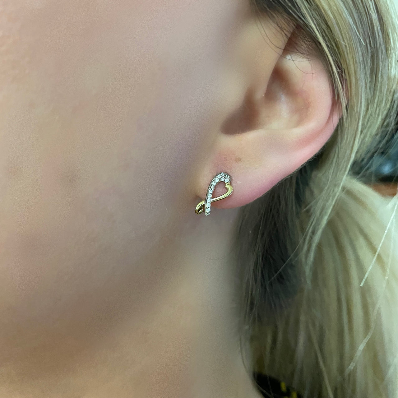 Juego Oro 10k, Anillo y Aretes con Zirconias, Oro 10k