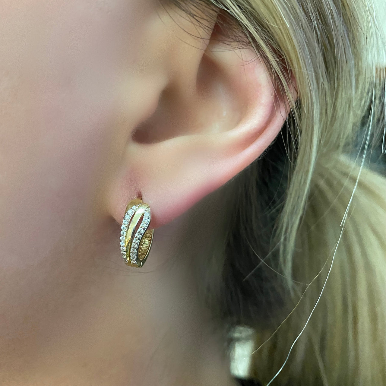 Juego Oro 10k - Anillo con Aretes de Zirconia