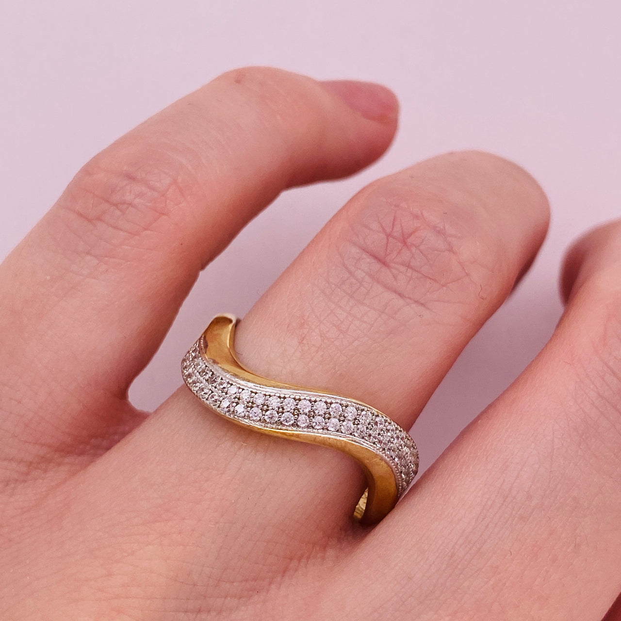 Juego Oro 10k, Anillo y Aretes Chuurumbela con Zirconias, Oro 10k