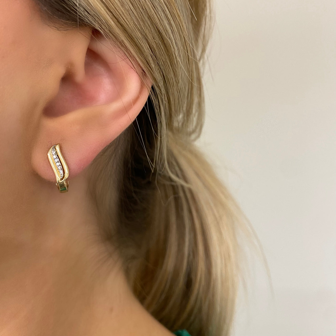 Juego Oro 10k - Anillo y Aretes con Zirconias
